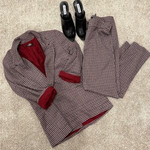 Chic Houndstooth Blazer and Pants Set